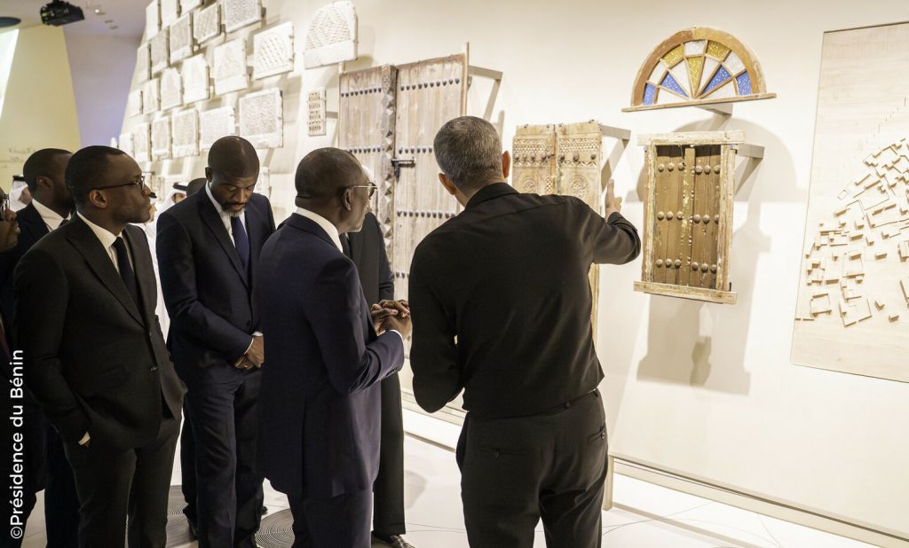 Patrice Talon en pleine admiration au Musée national de Doha